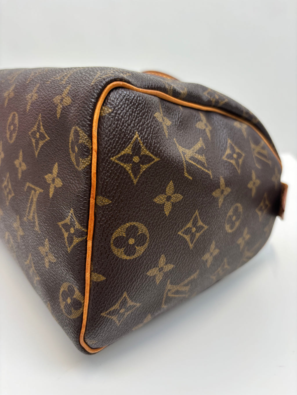 Louis Vuitton Speedy 25 Monogram 2001 Made in France Timeless Vintage Classic