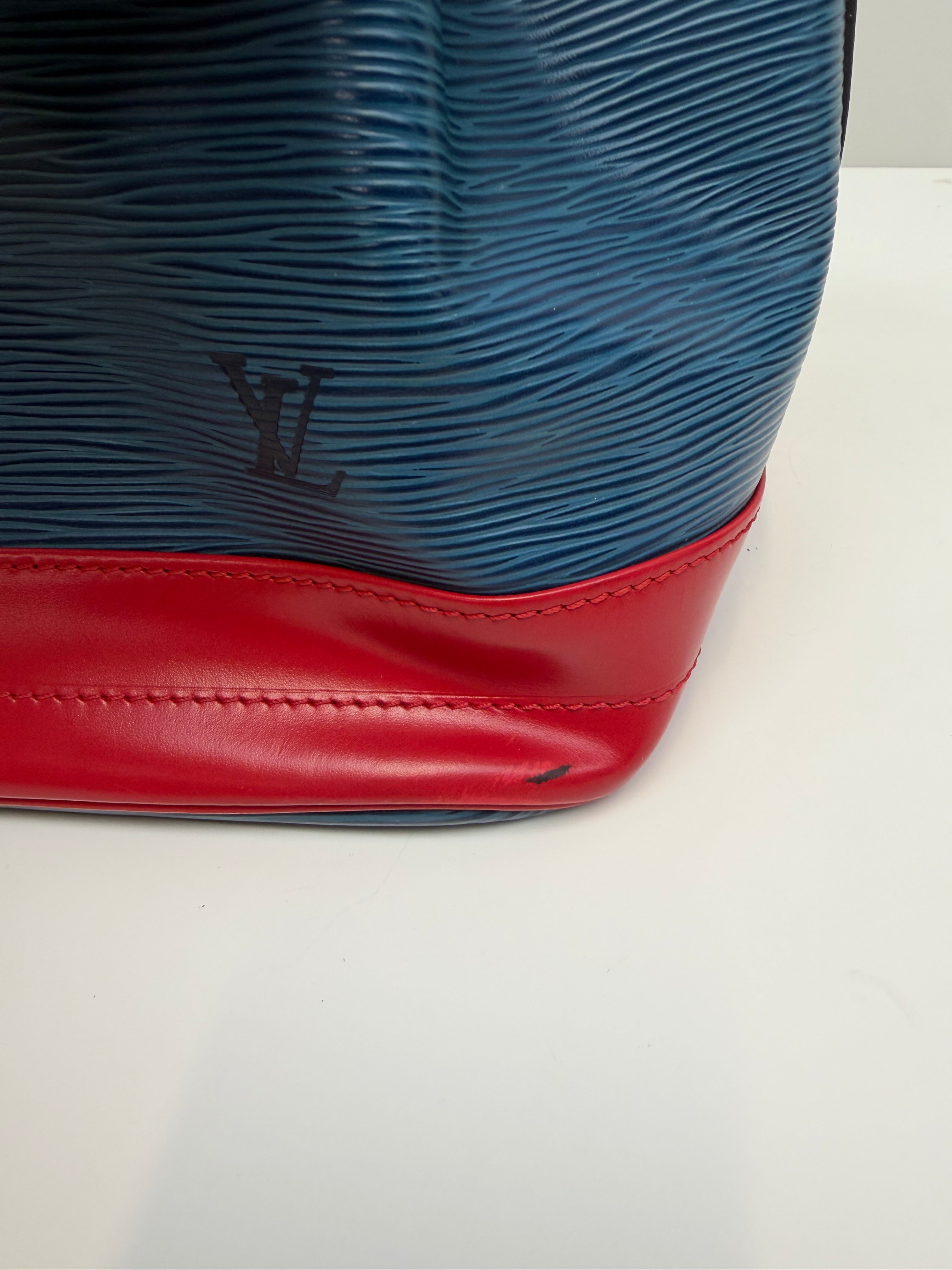 Louis Vuitton Noé Epi Leather Shoulder Bag Blue Multicolor