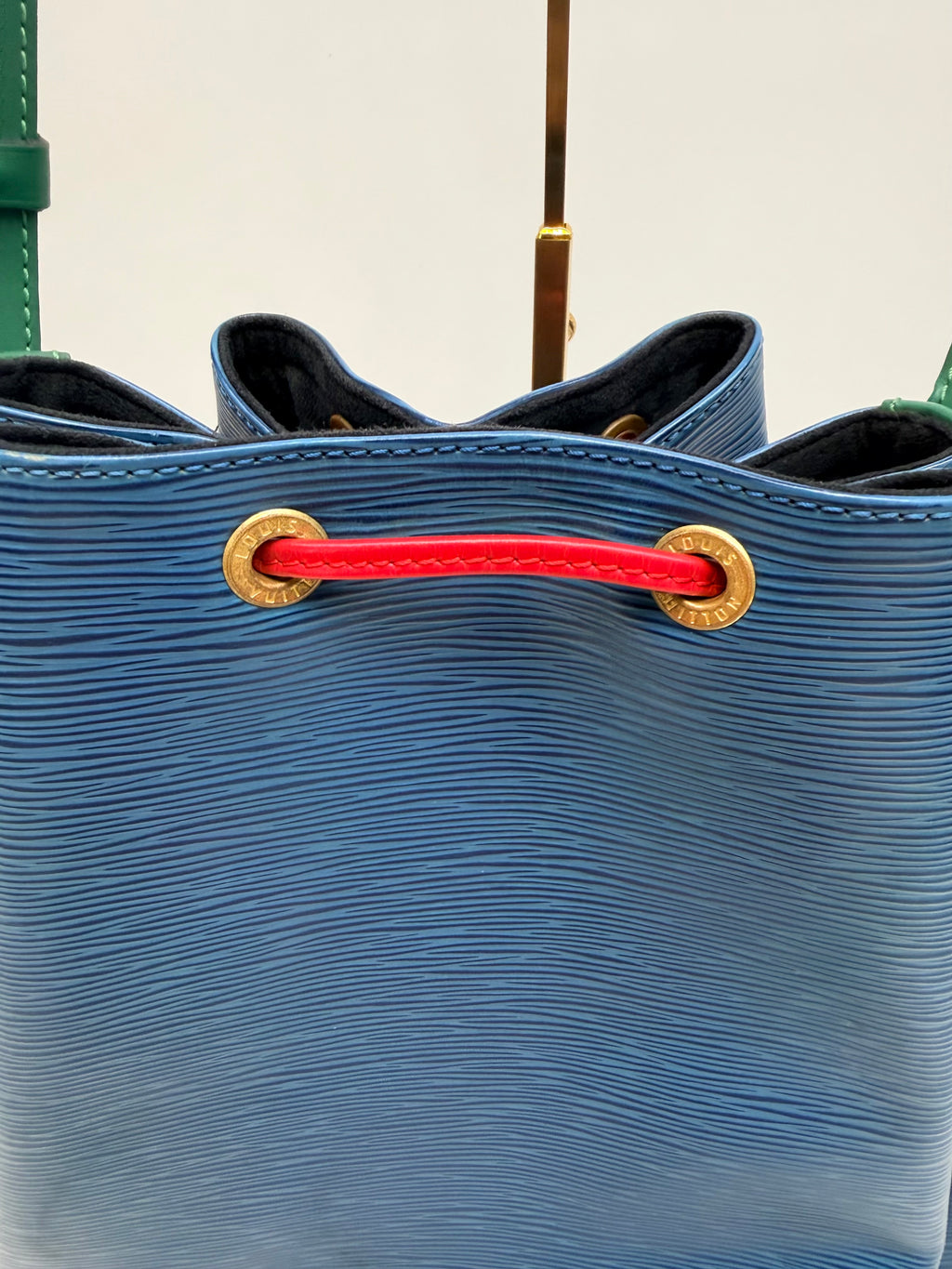 Louis Vuitton Noé Epi Leather Shoulder Bag Blue Multicolor