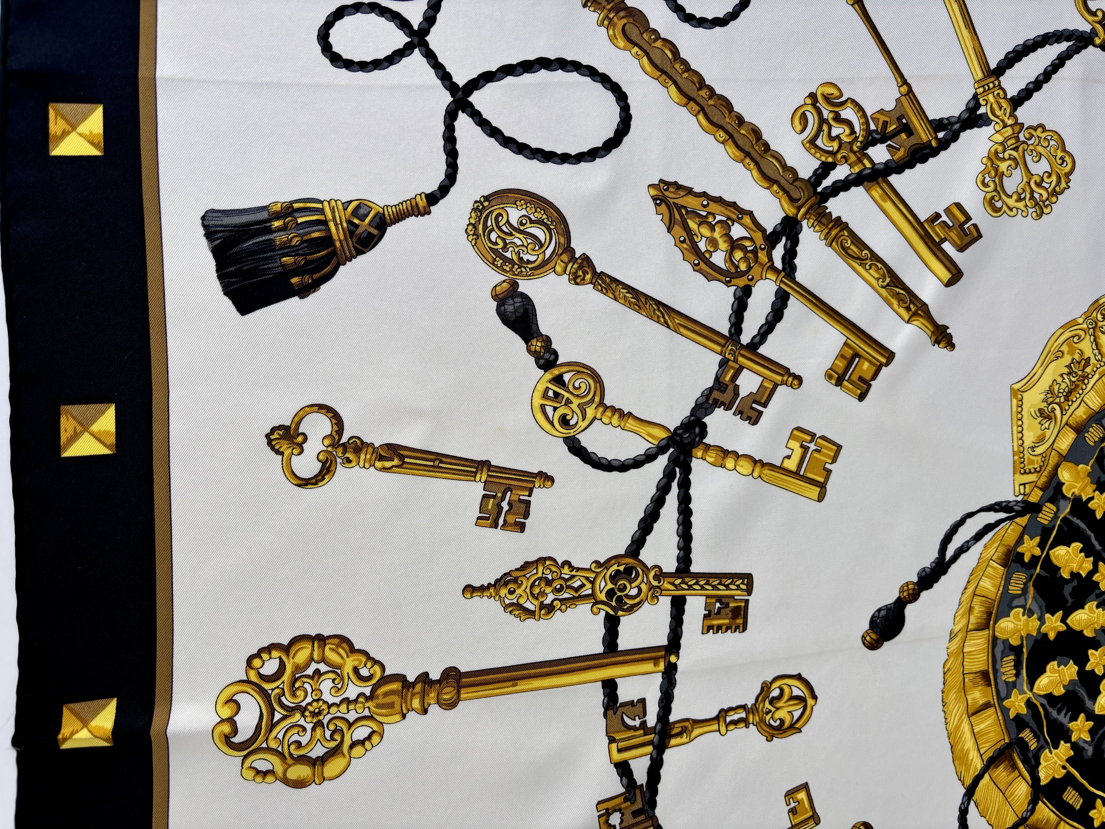 Hermès Les Clés Silk Scarf 90x90 Black Gold Vintage Carré Designer Luxury Key Motif