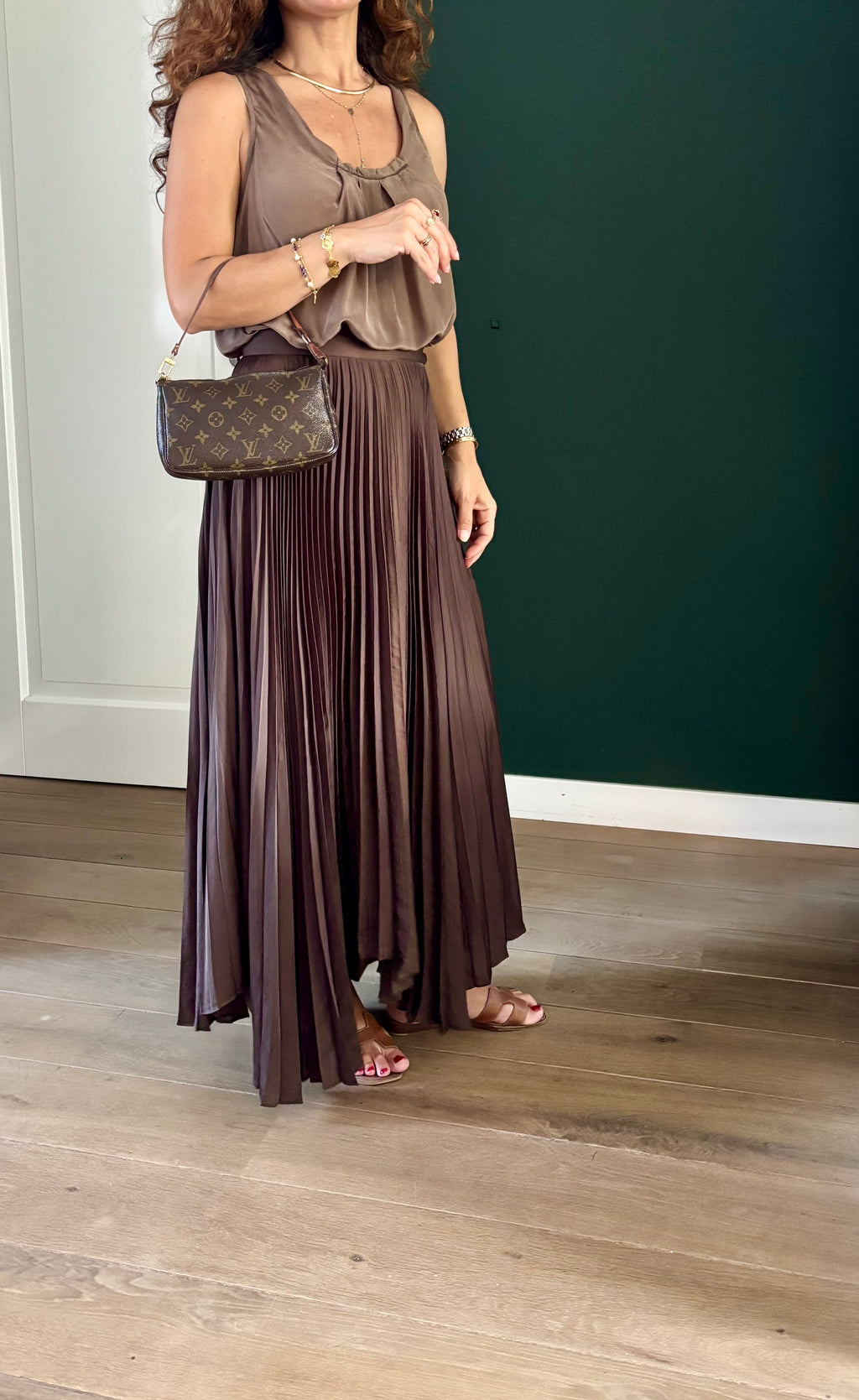 Louis Vuitton Pochette Accessoires Monogram Canvas Handbag