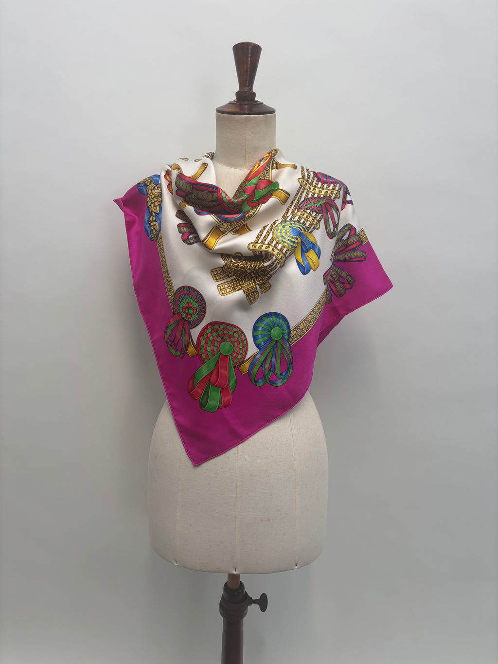 Hermès Vintage Silk Carré 90 Scarf Fuchsia Pink Multicolor Print