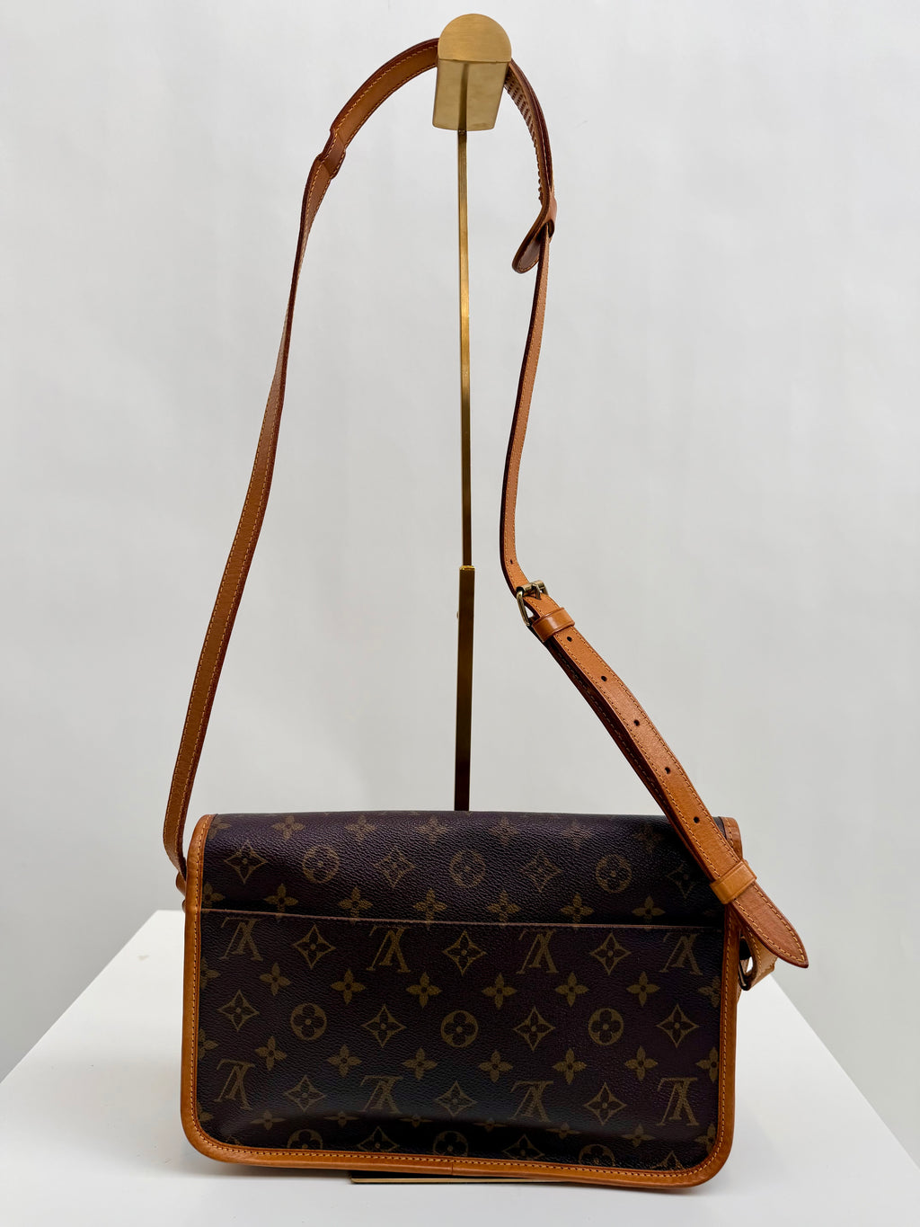 Louis Vuitton Gibecière MM Brown Monogram Crossbody Bag