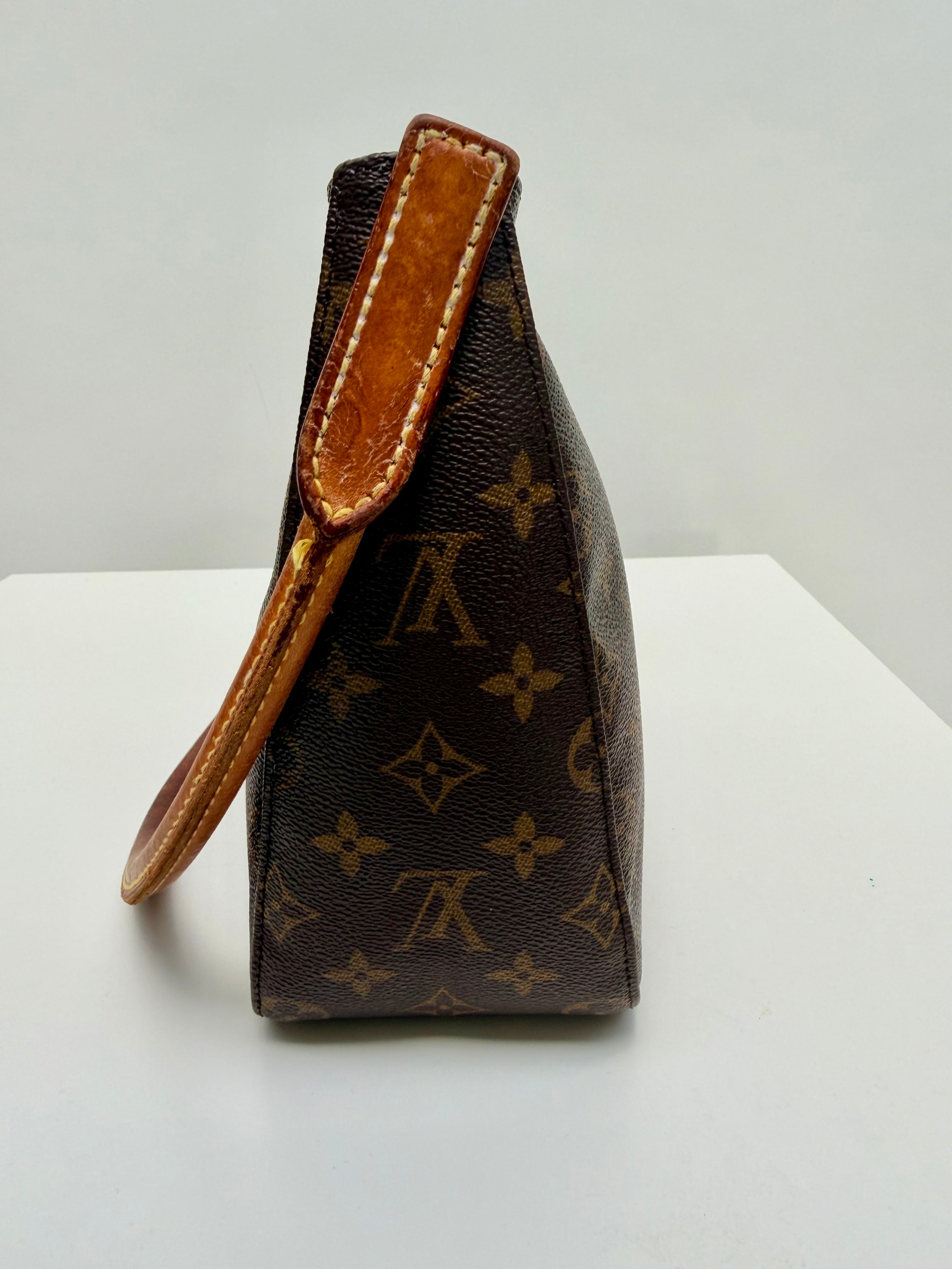 Louis Vuitton Looping MM Monogram Shoulder Bag