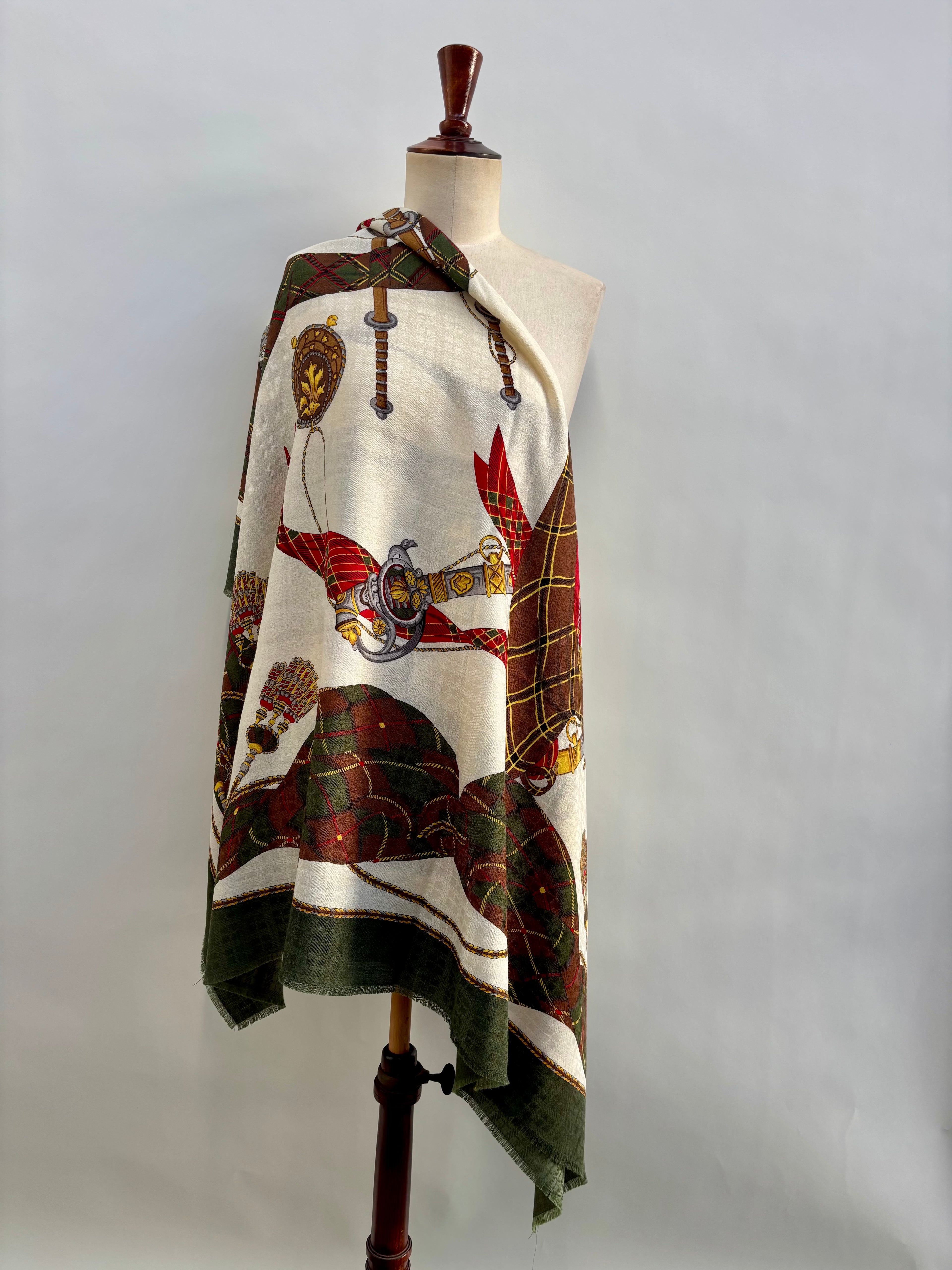 Gucci Luxury Oversized Wool Silk Scarf 135x135 Green Brown