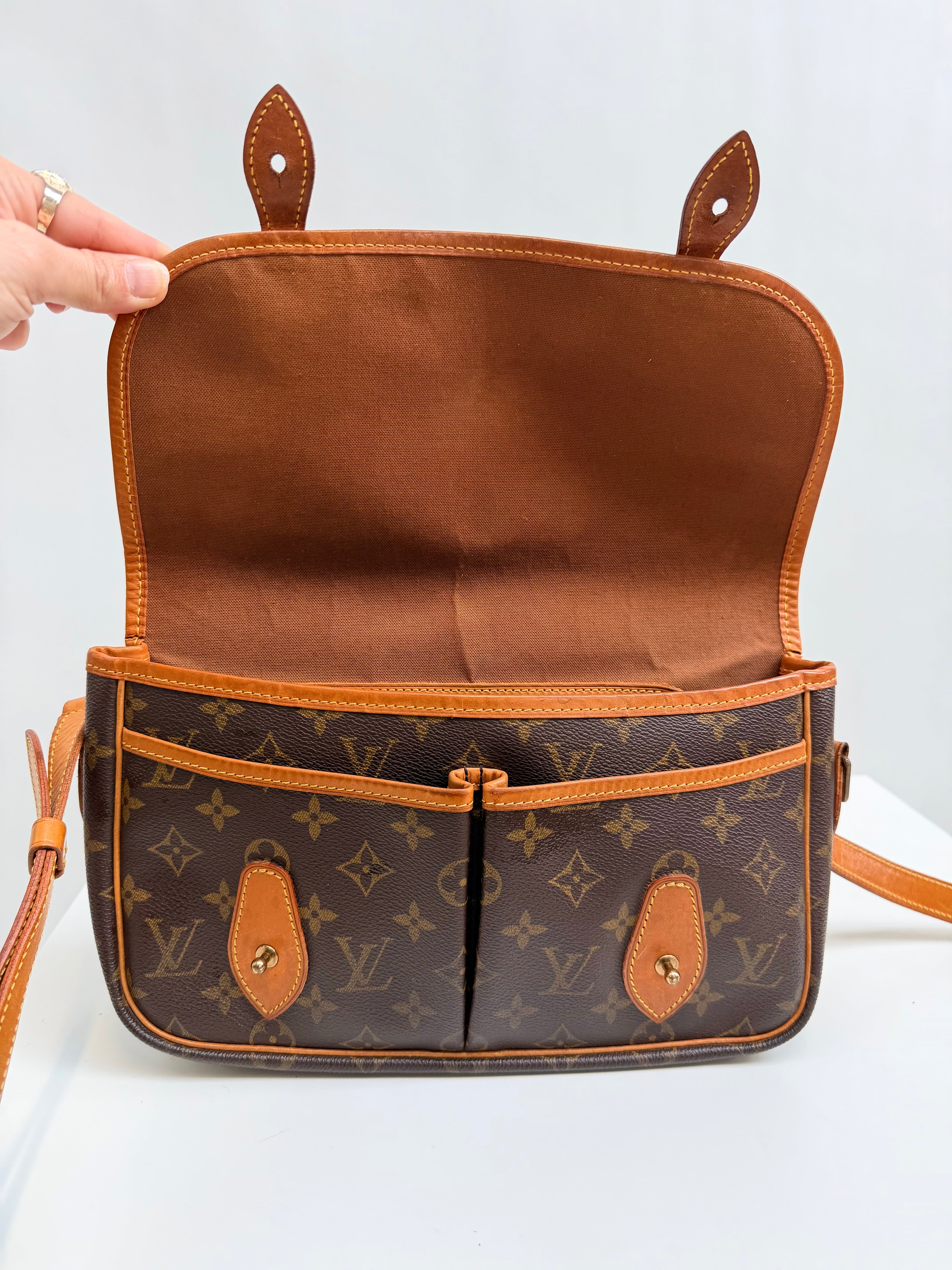 Louis Vuitton Gibecière MM Brown Monogram Crossbody Bag