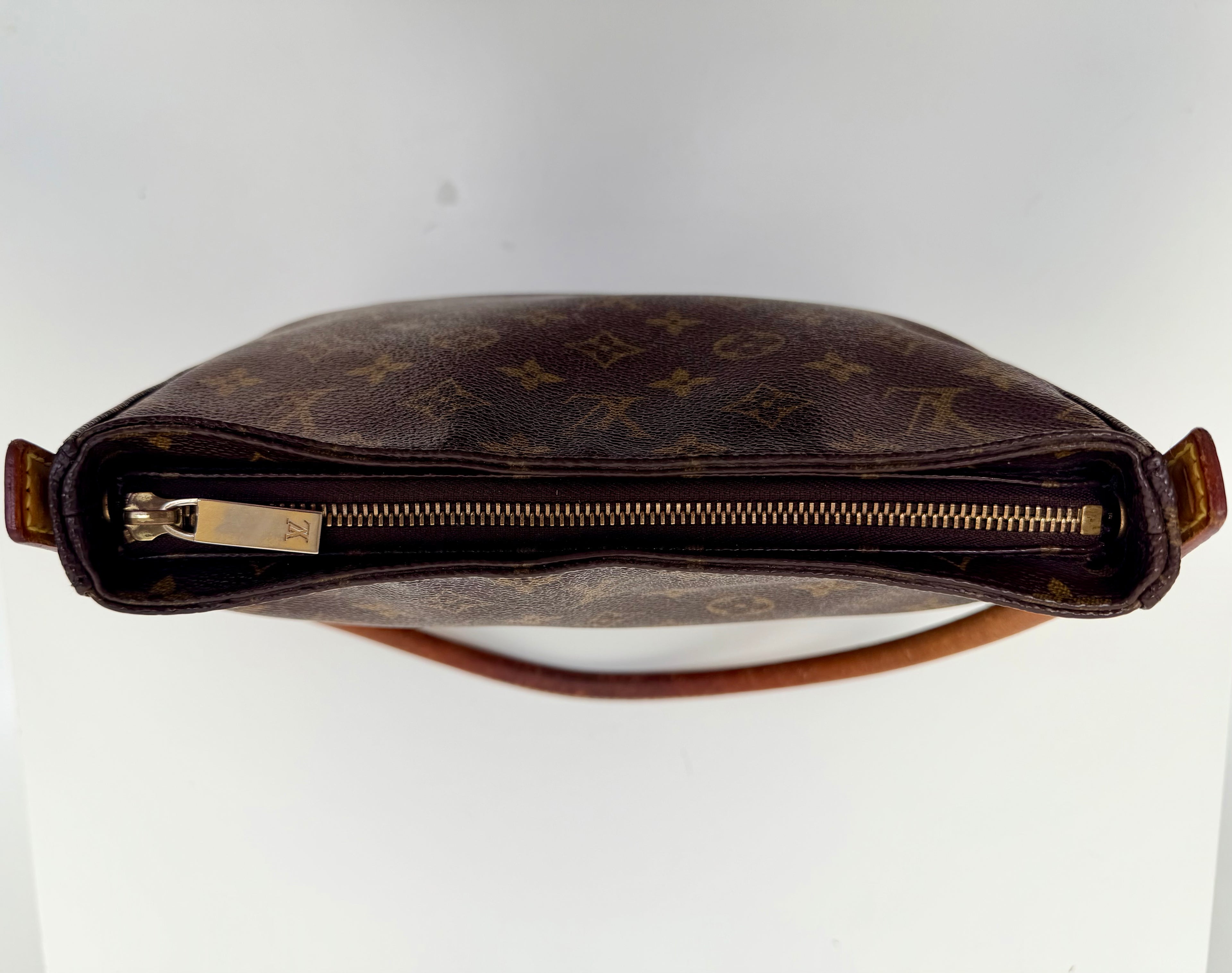 Louis Vuitton Looping MM Monogram Shoulder Bag