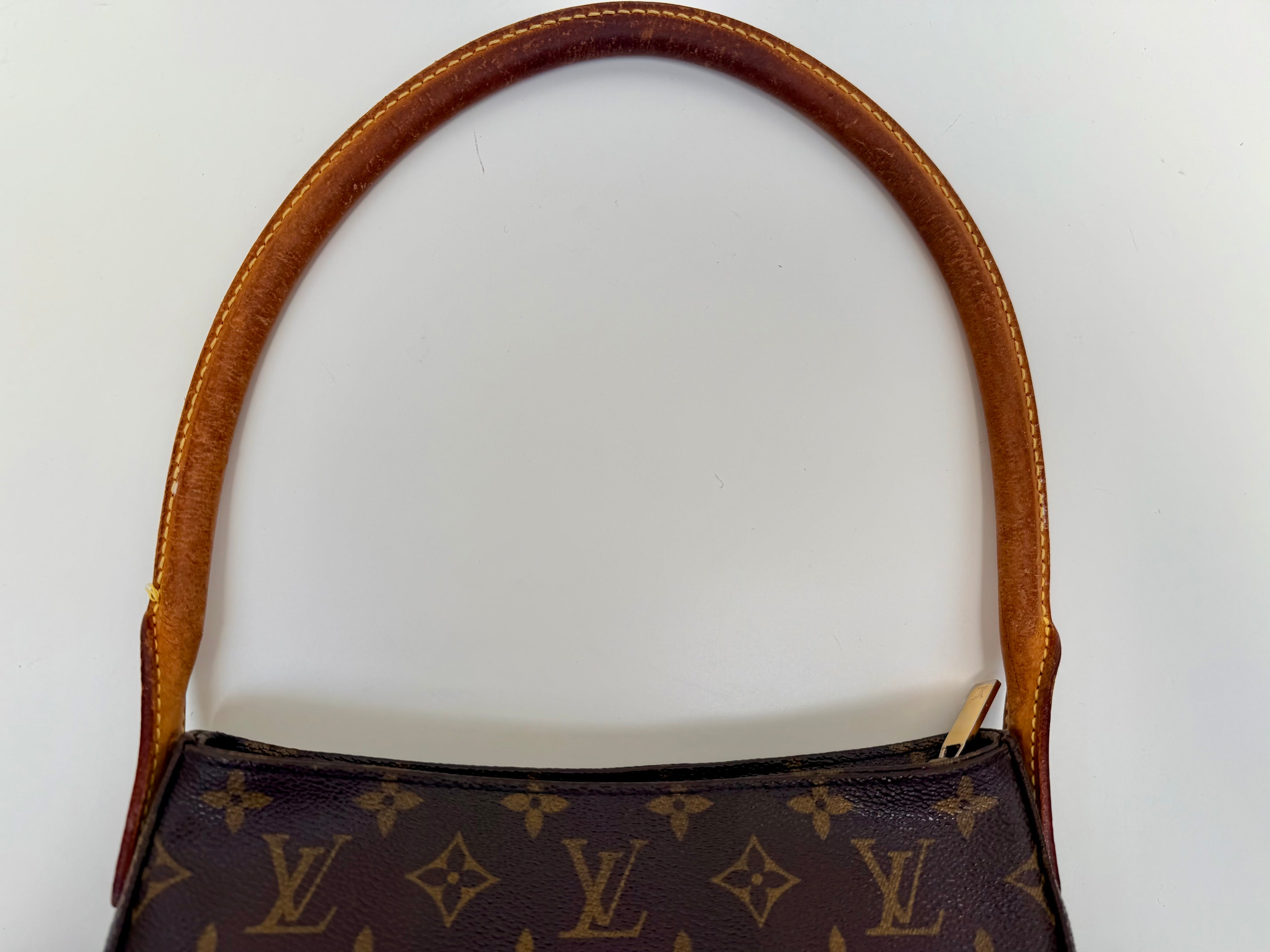 Louis Vuitton Looping MM Monogram Shoulder Bag