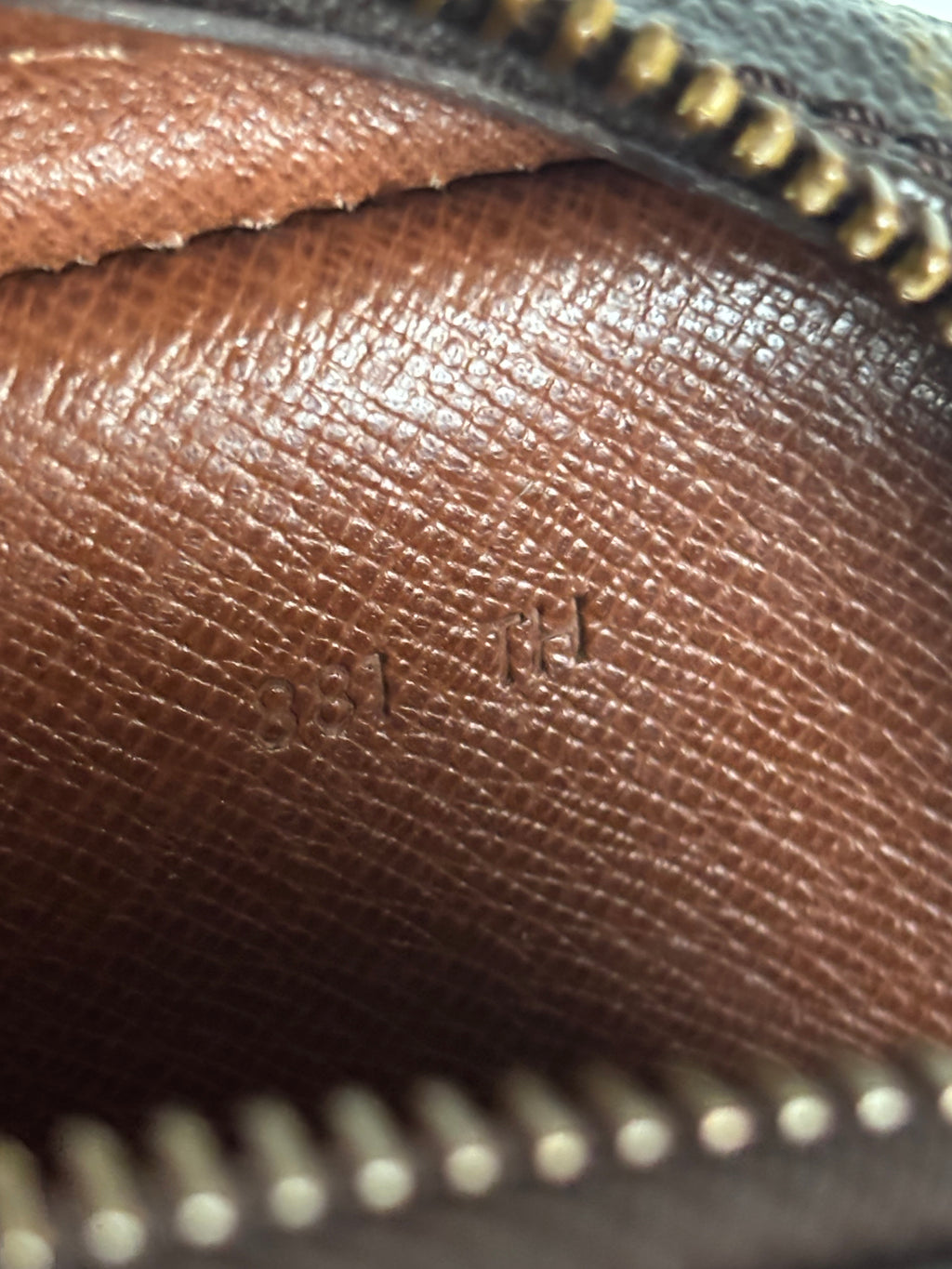 Louis Vuitton Pochette Marly Monogram Vintage 80s Brown Crossbody Bag