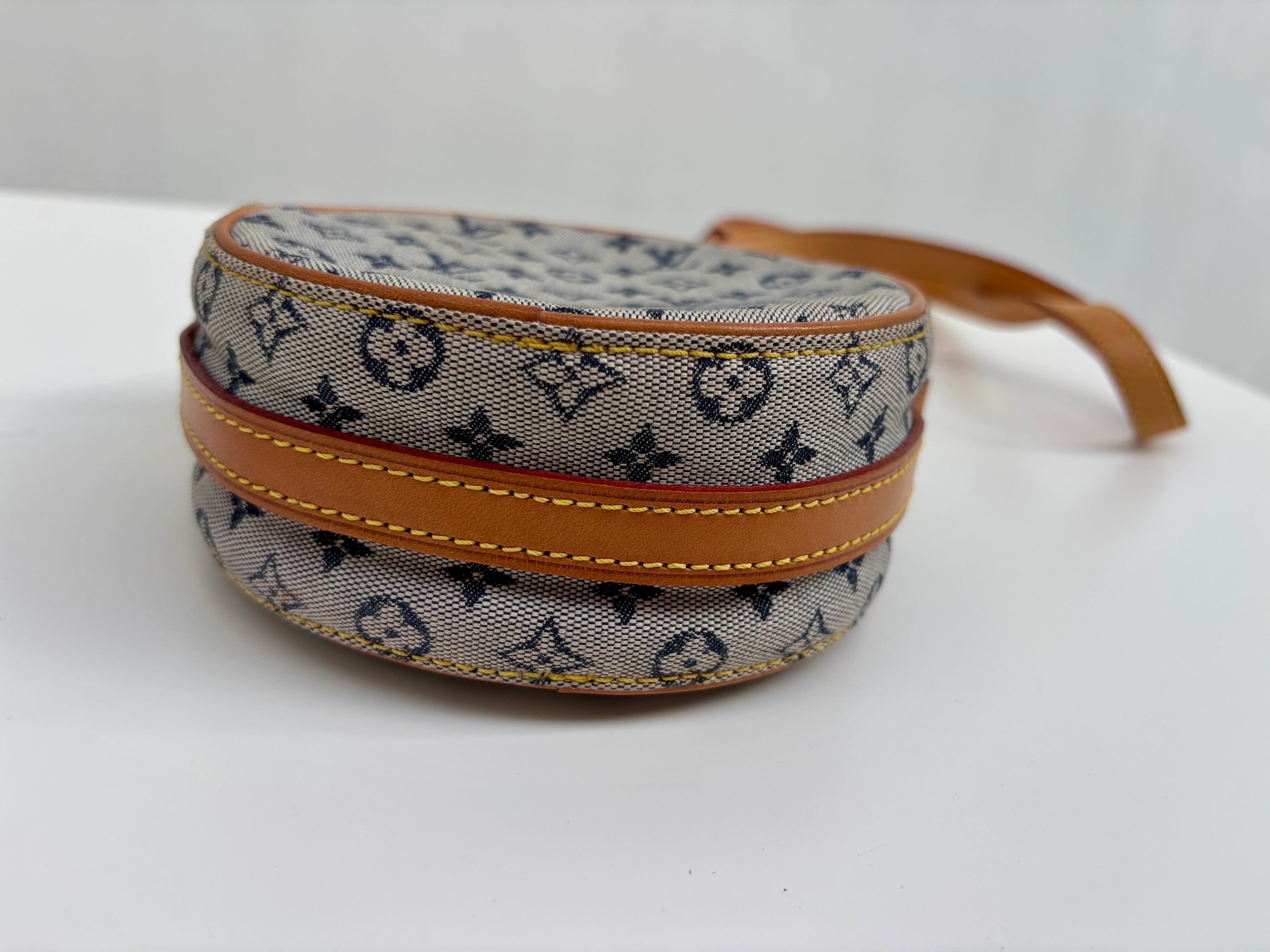 Louis Vuitton Jeanne PM Blue Mini Lin Round Crossbody Bag 2001