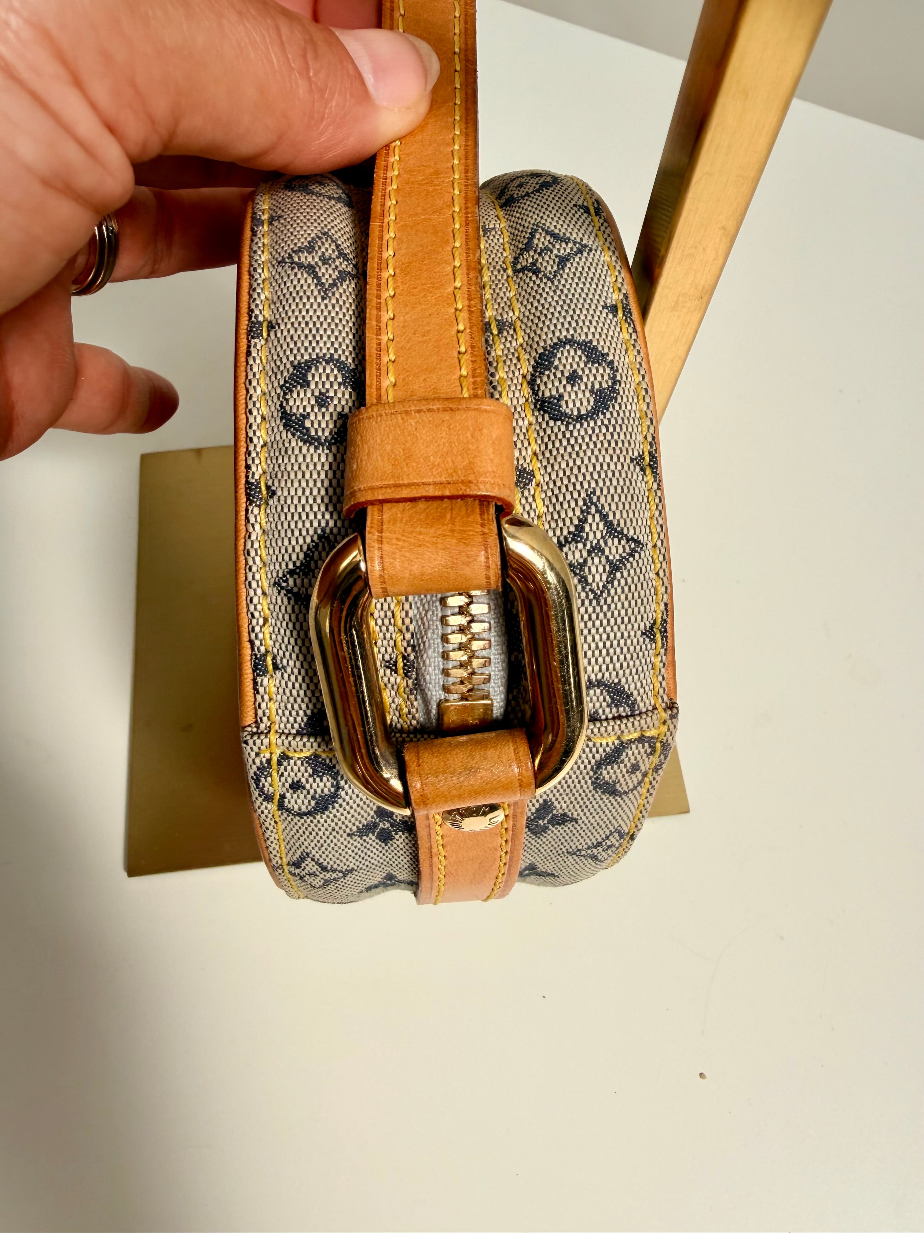 Louis Vuitton Jeanne PM Blue Mini Lin Round Crossbody Bag