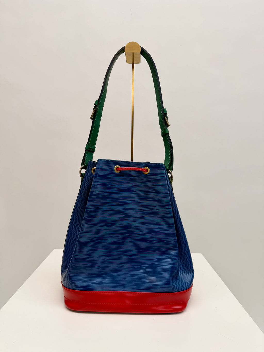 Louis Vuitton Noé Epi Leather Shoulder Bag Blue Multicolor