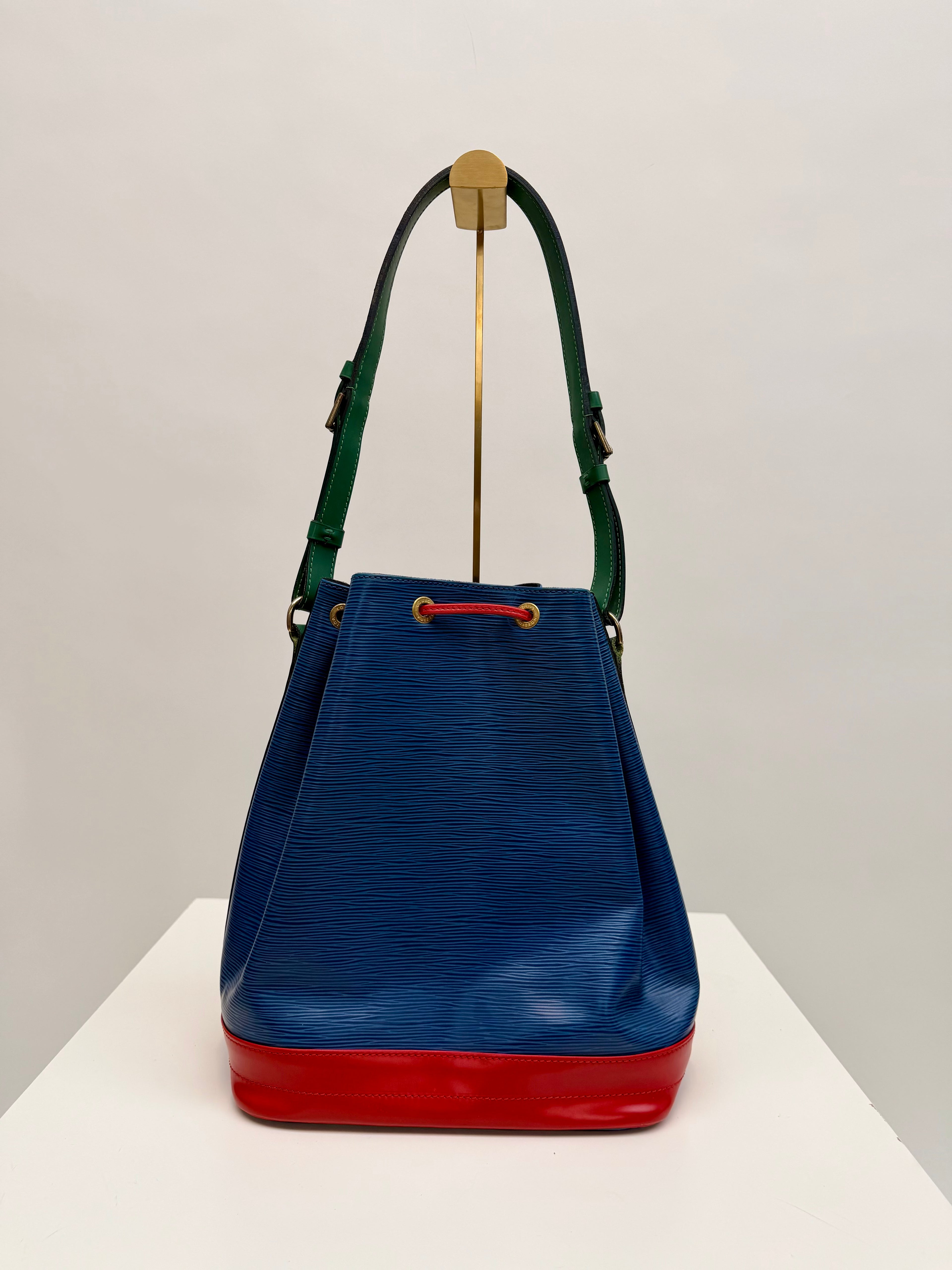 Louis Vuitton Noé Epi Leather Shoulder Bag Blue Multicolor
