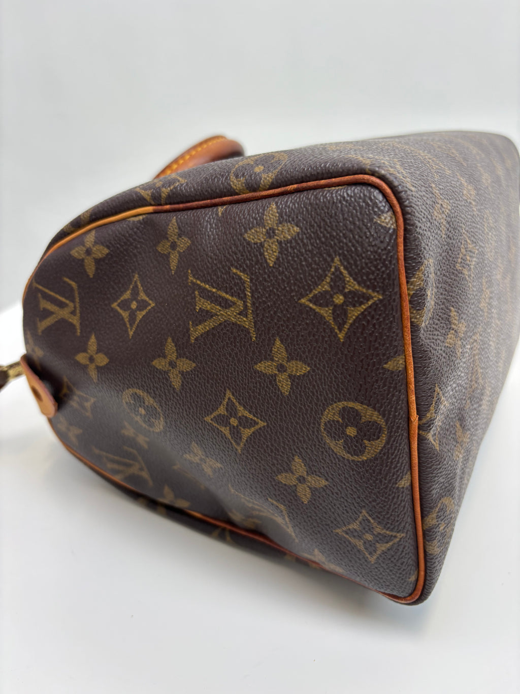 Louis Vuitton Speedy 25 Monogram 2001 Made in France Timeless Vintage Classic