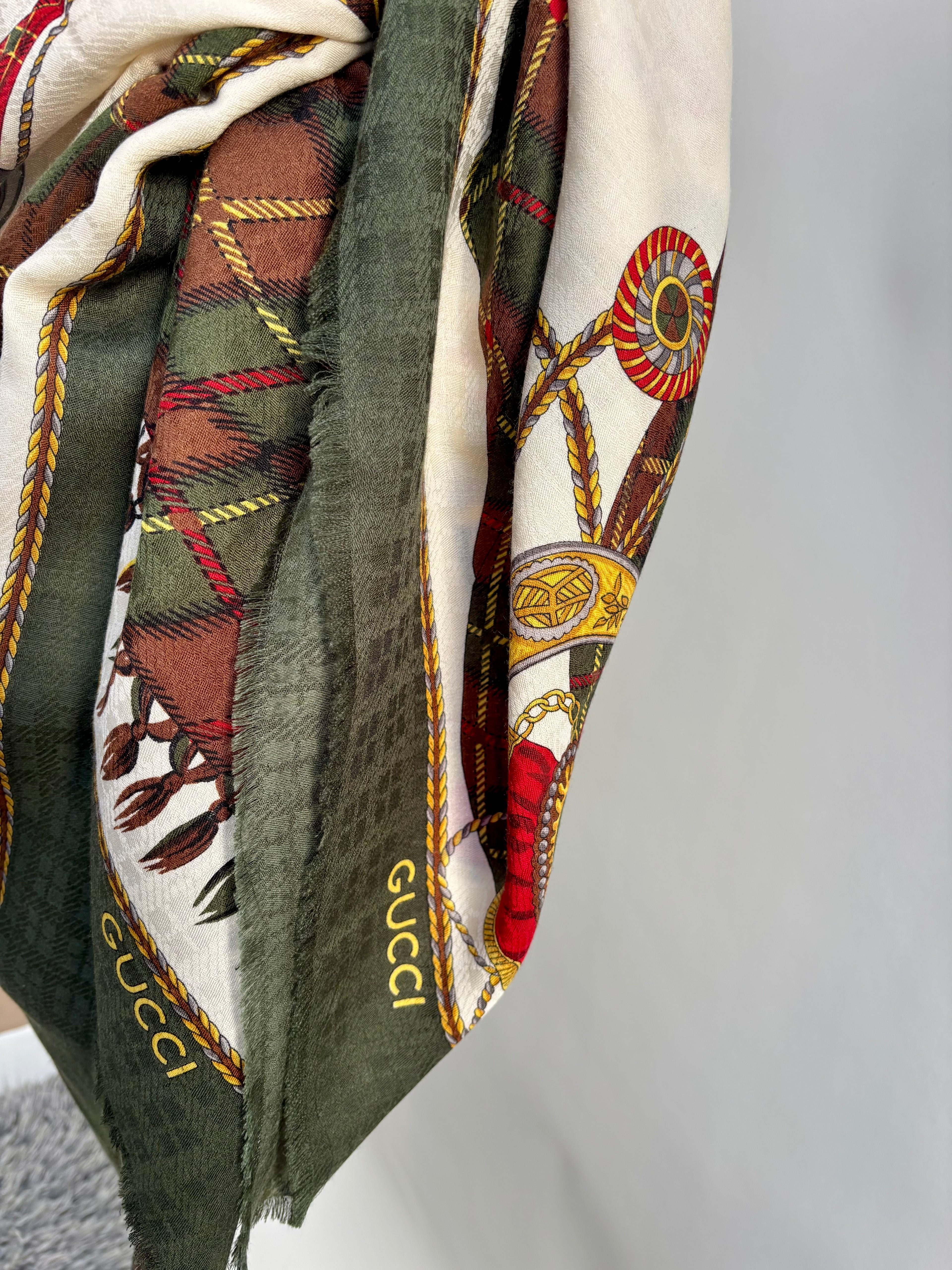 Gucci Luxury Oversized Wool Silk Scarf 135x135 Green Brown