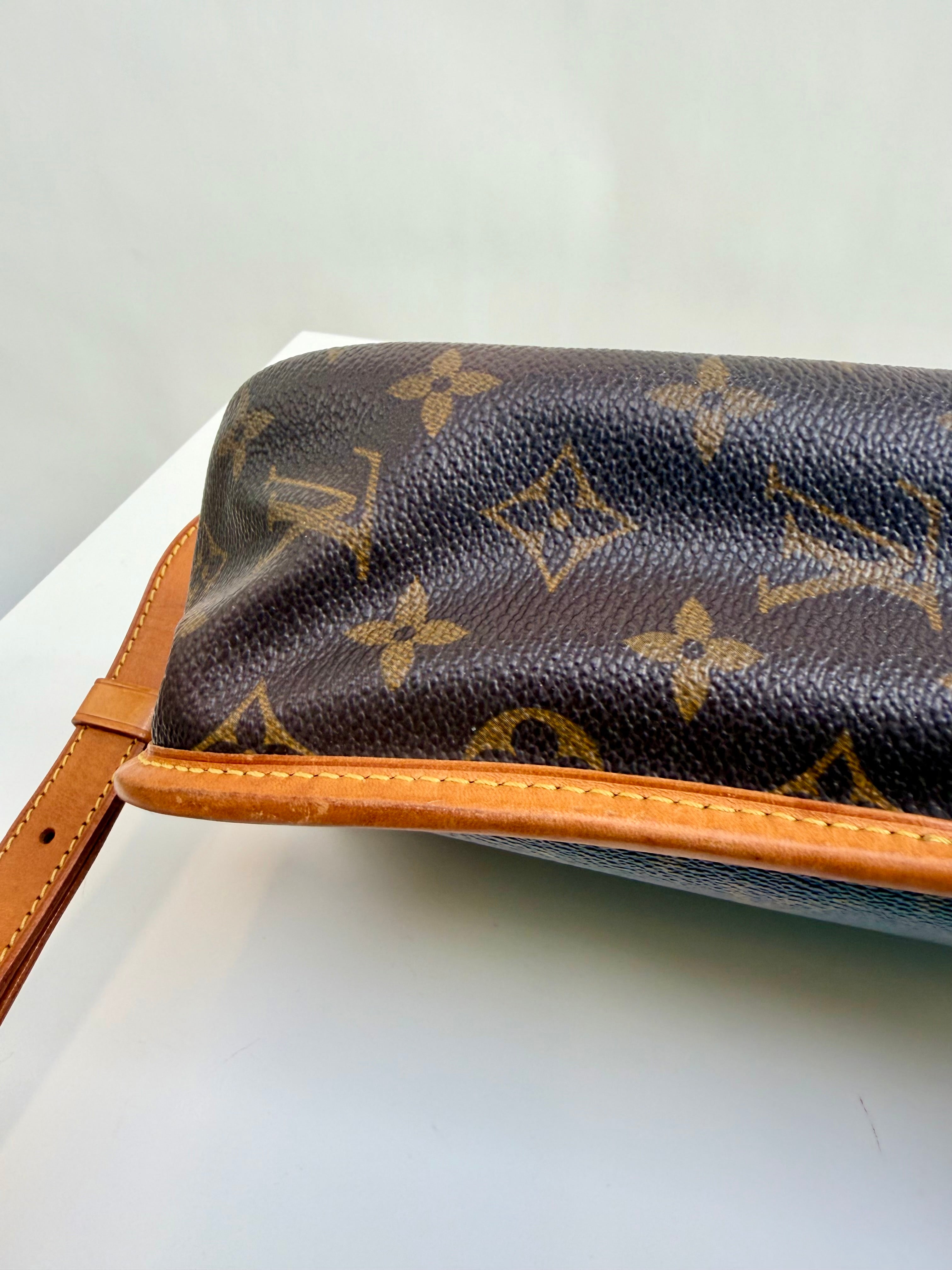 Louis Vuitton Gibecière MM Brown Monogram Crossbody Bag
