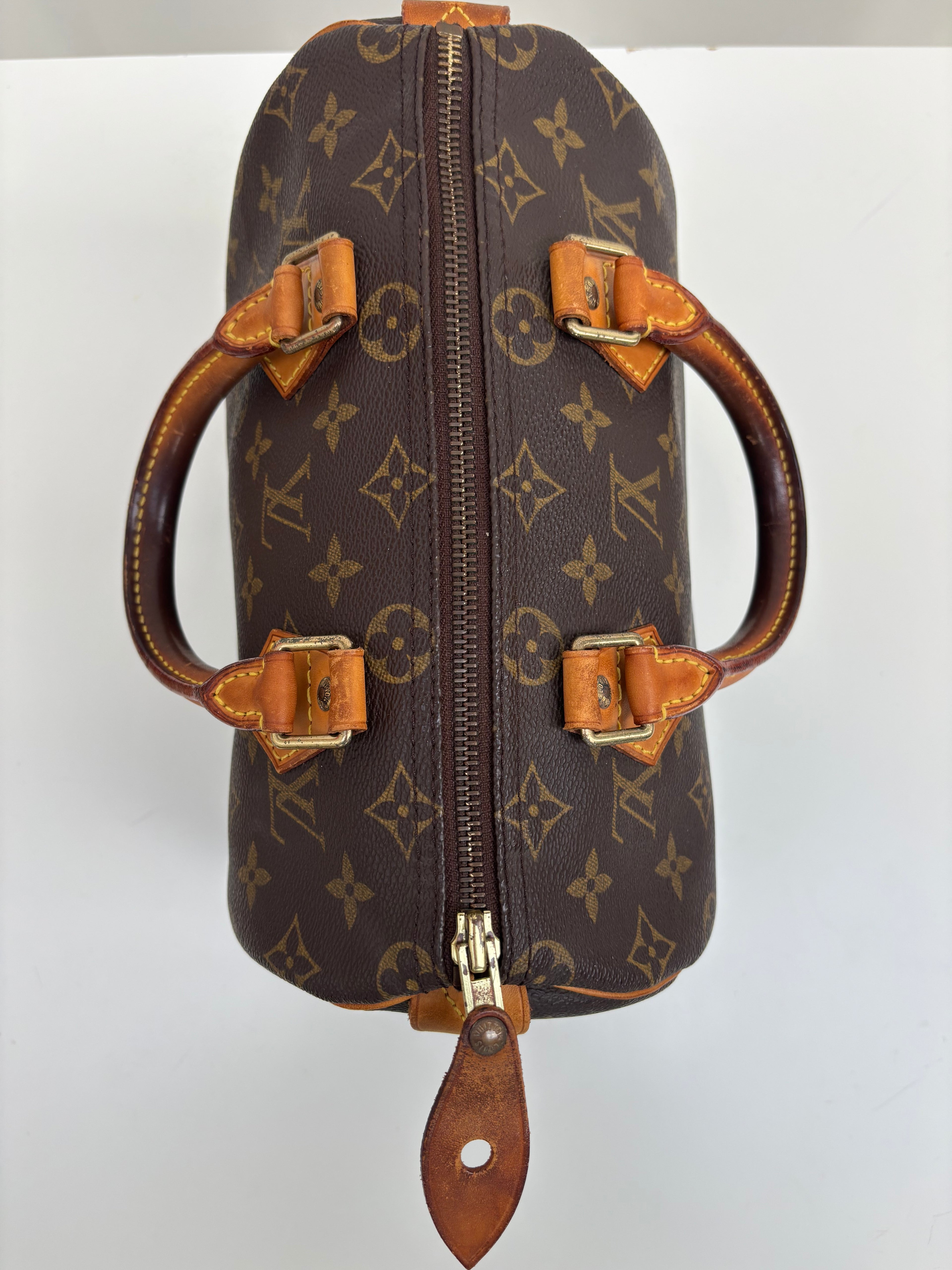 Louis Vuitton Speedy 25 Monogram 2001 Made in France Timeless Vintage Classic