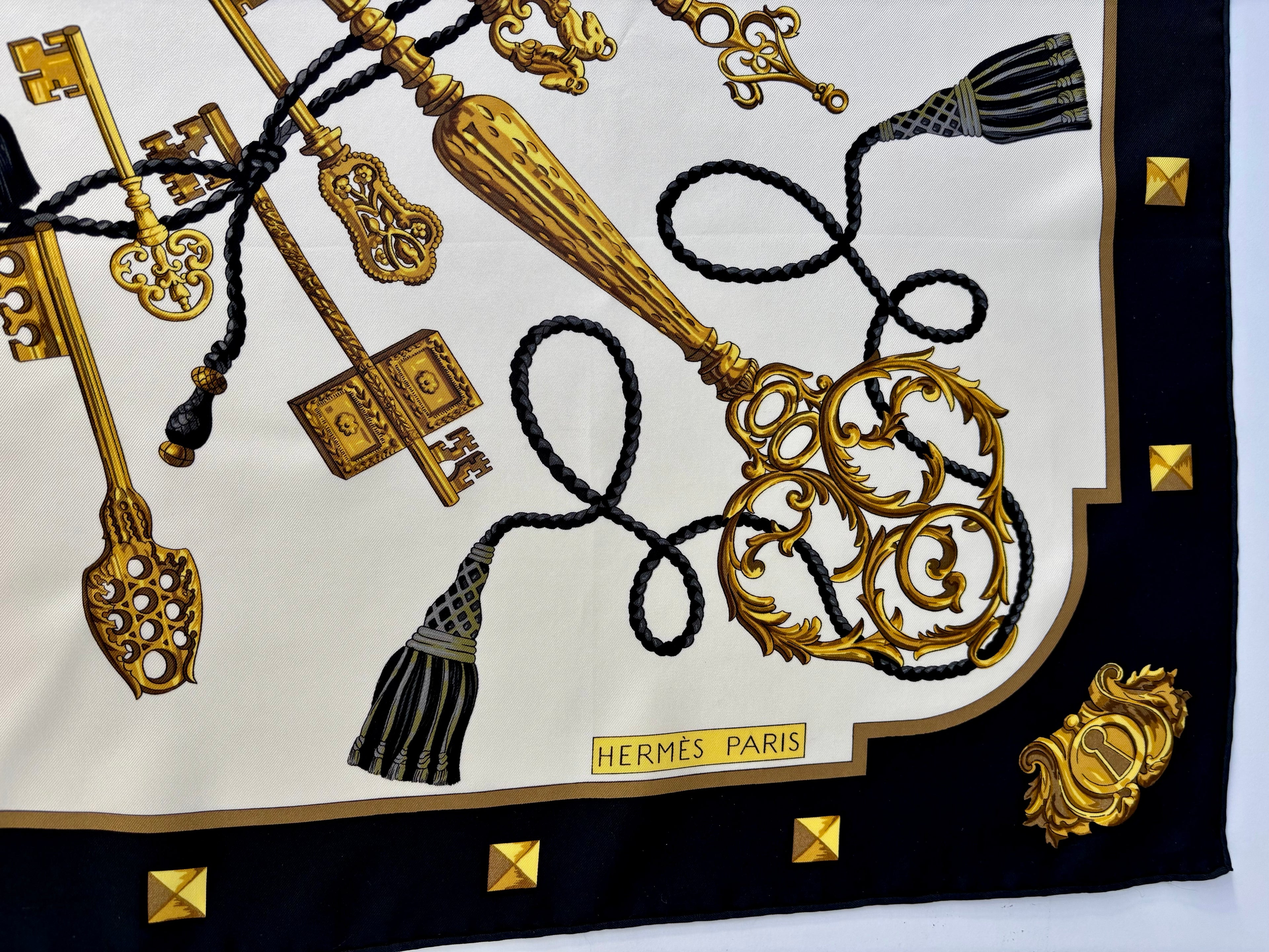 Hermès Les Clés Silk Scarf 90x90 Black Gold Vintage Carré Designer Luxury Key Motif
