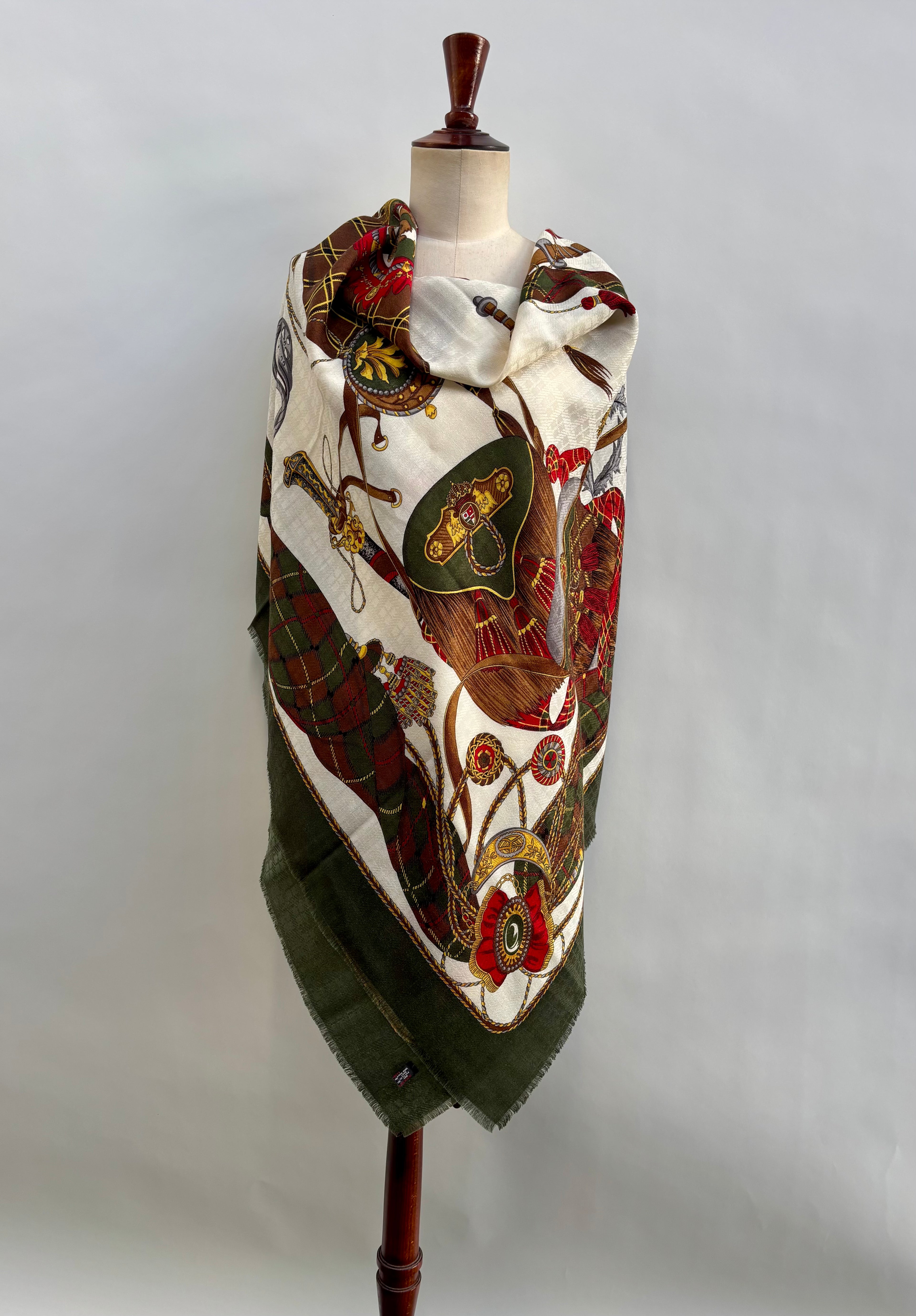 Gucci Luxury Oversized Wool Silk Scarf 135x135 Green Brown