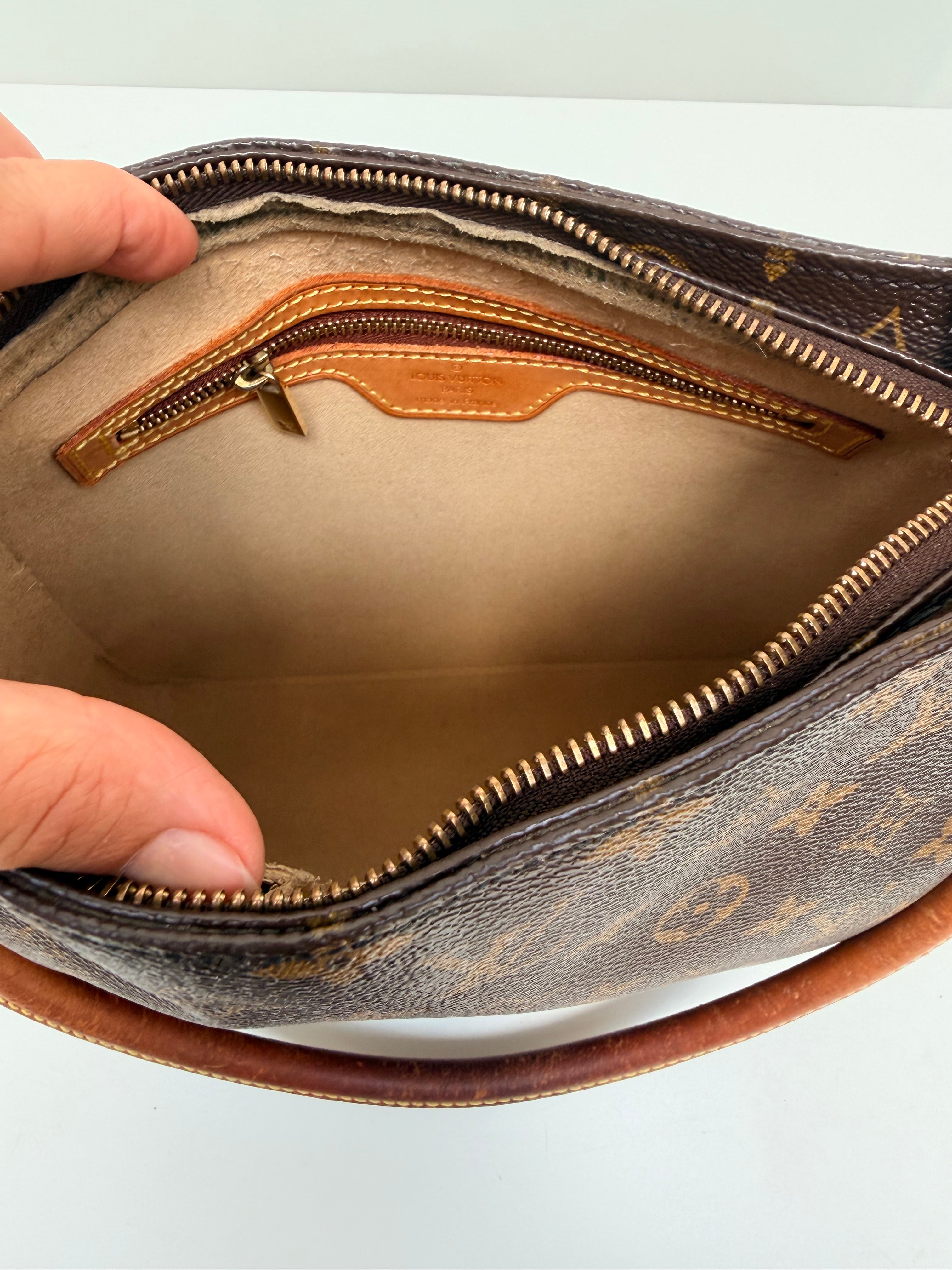 Louis Vuitton Looping MM Monogram Shoulder Bag