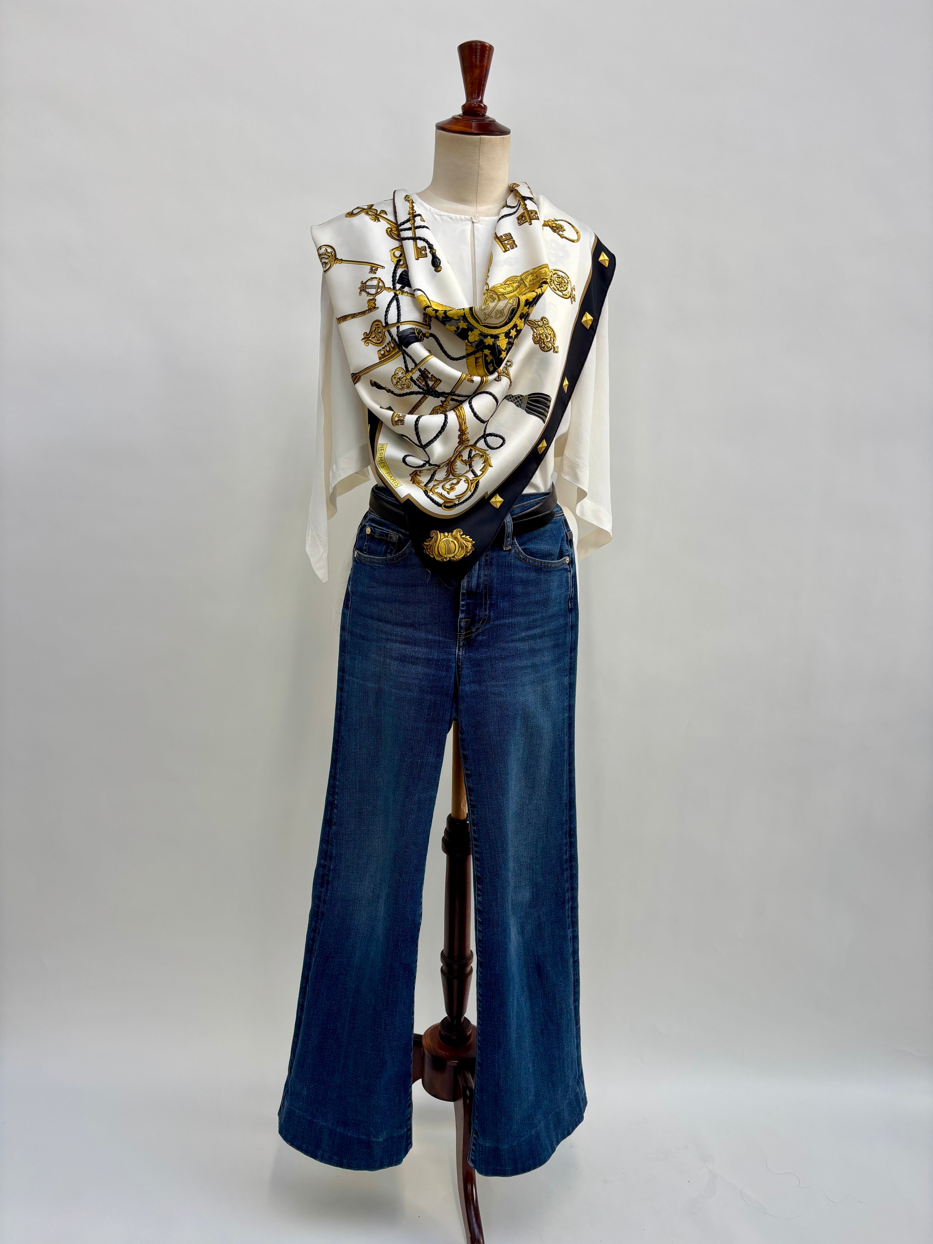 Hermès Les Clés Silk Scarf 90x90 Black Gold Vintage Carré Designer Luxury Key Motif