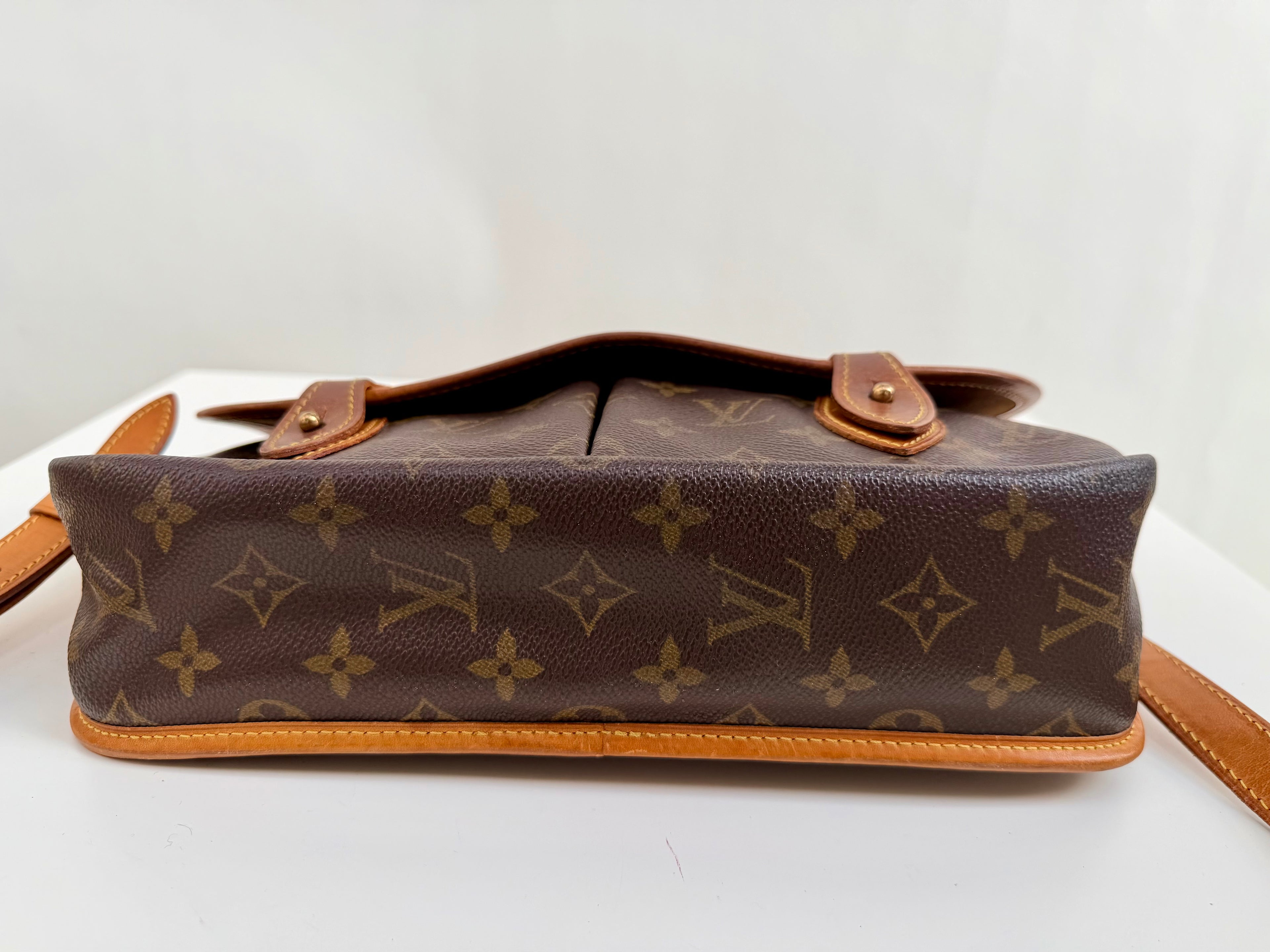 Louis Vuitton Gibecière MM Brown Monogram Crossbody Bag