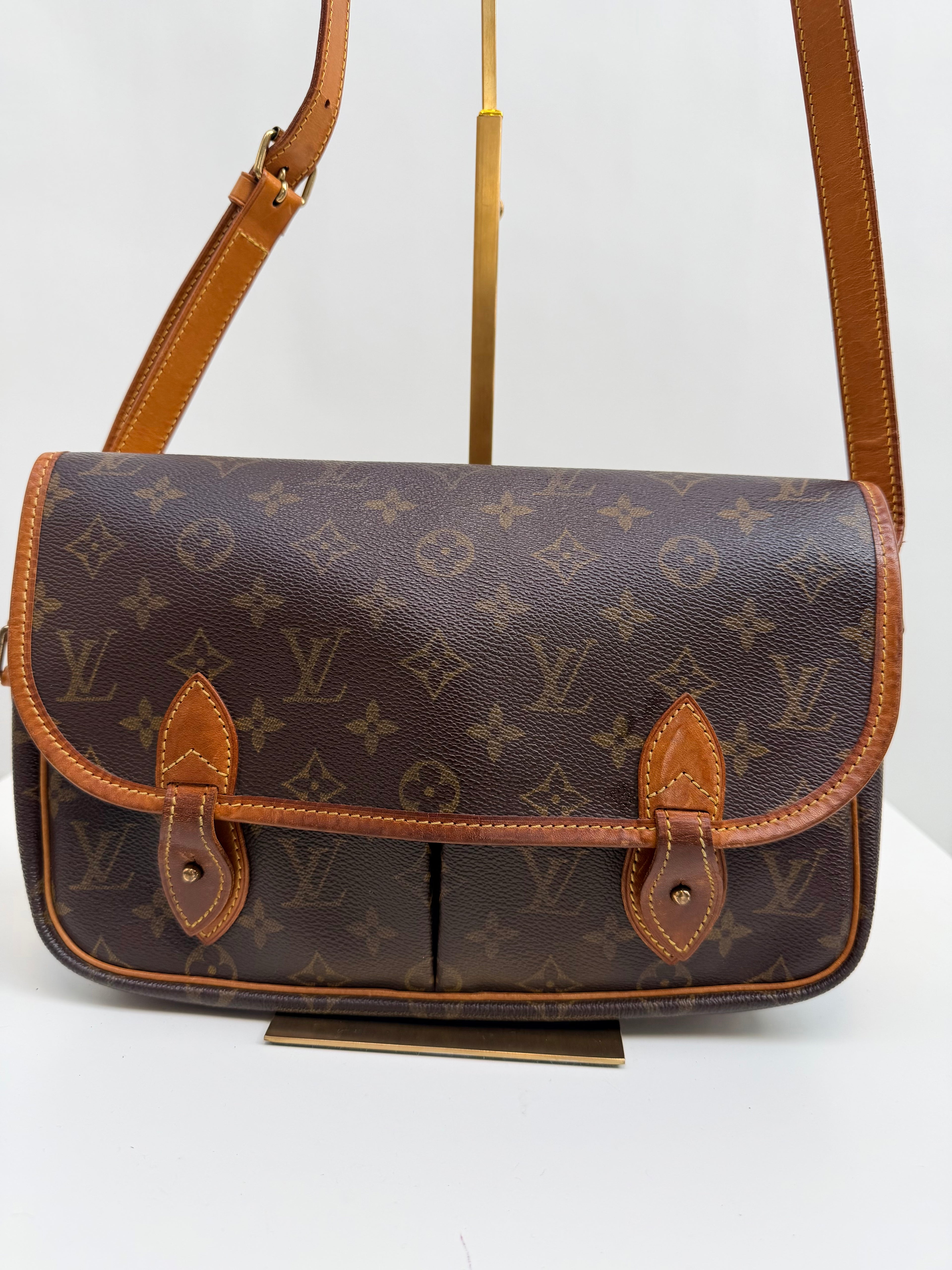 Louis Vuitton Gibecière MM Brown Monogram Crossbody Bag