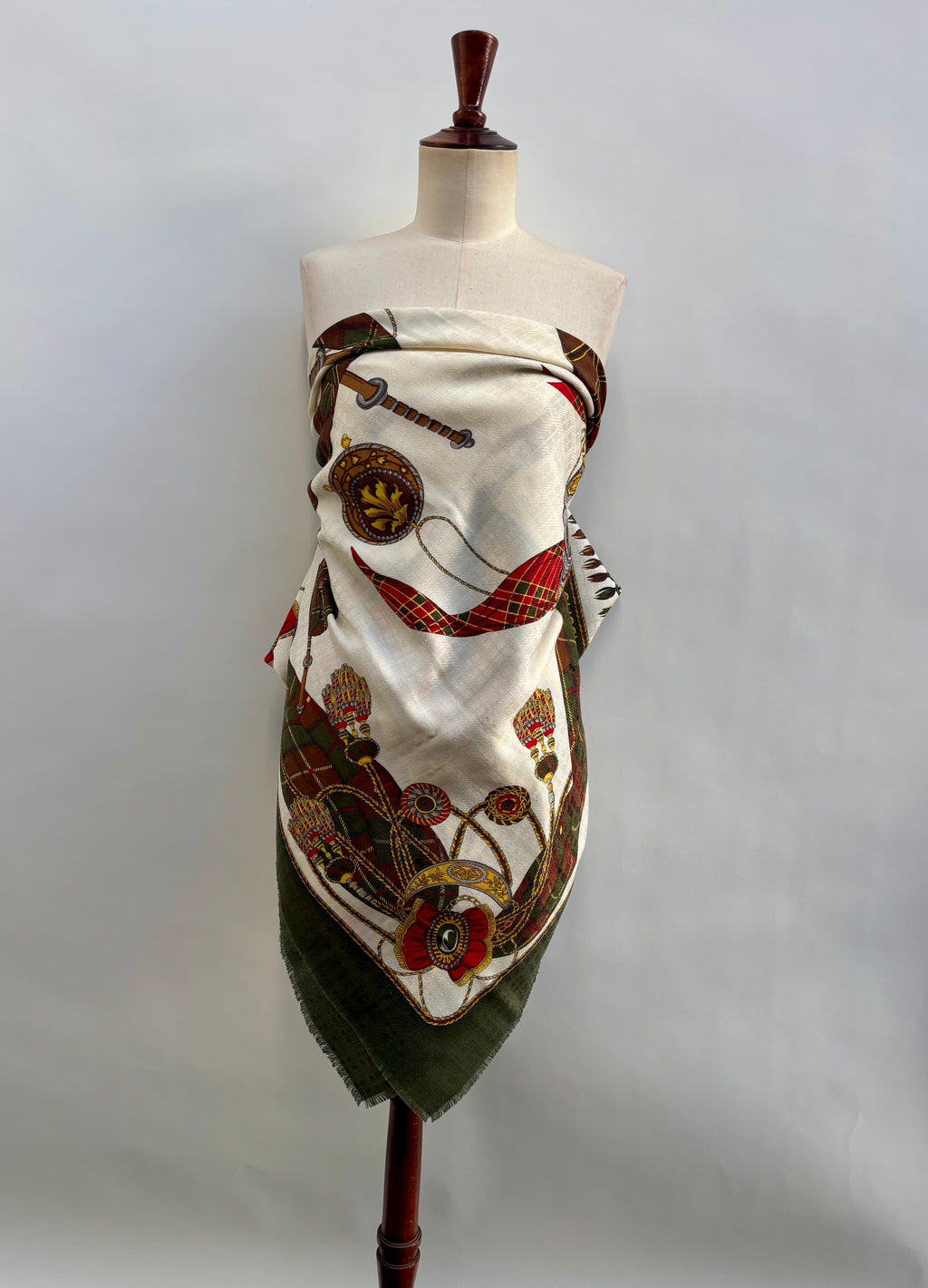 Gucci Luxury Oversized Wool Silk Scarf 135x135 Green Brown