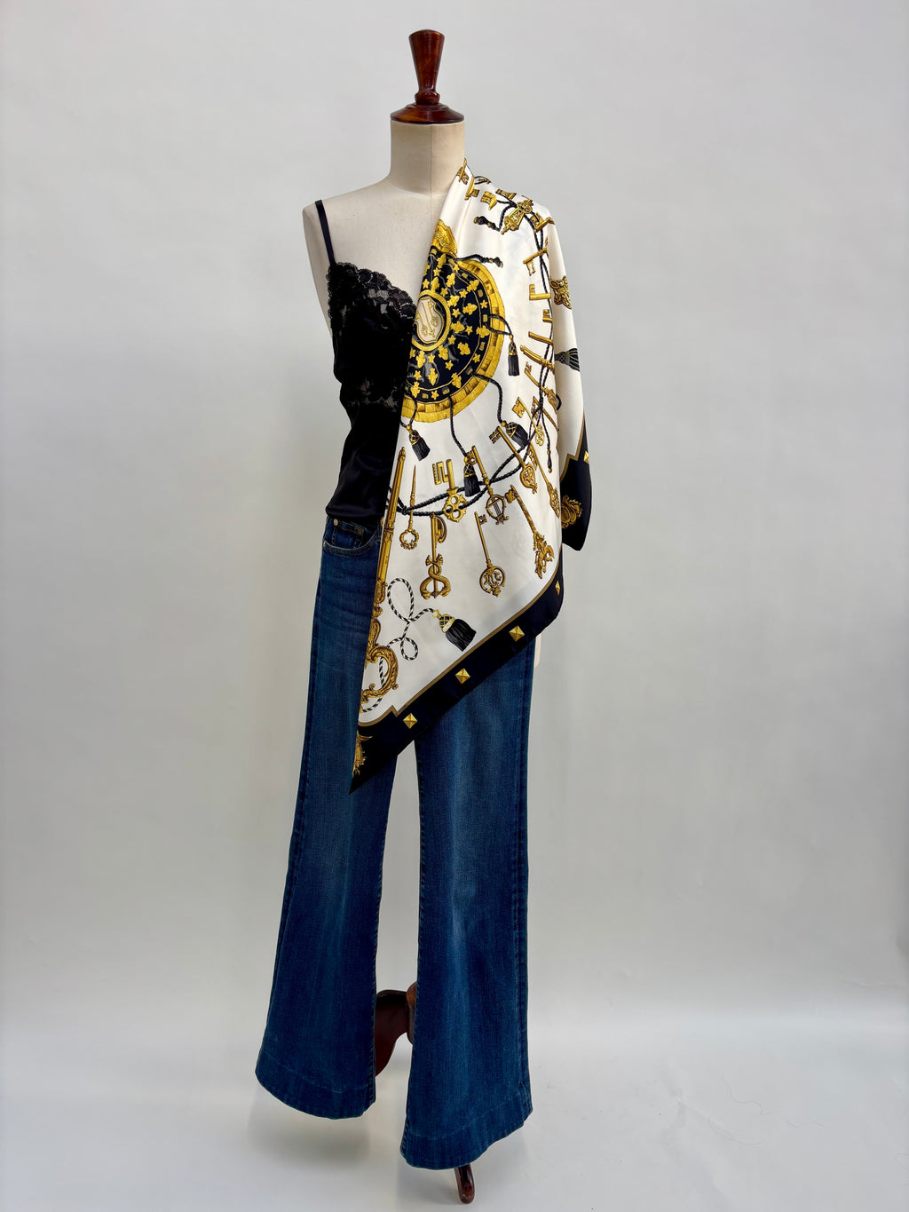 Hermès Les Clés Silk Scarf 90x90 Black Gold Vintage Carré Designer Luxury Key Motif