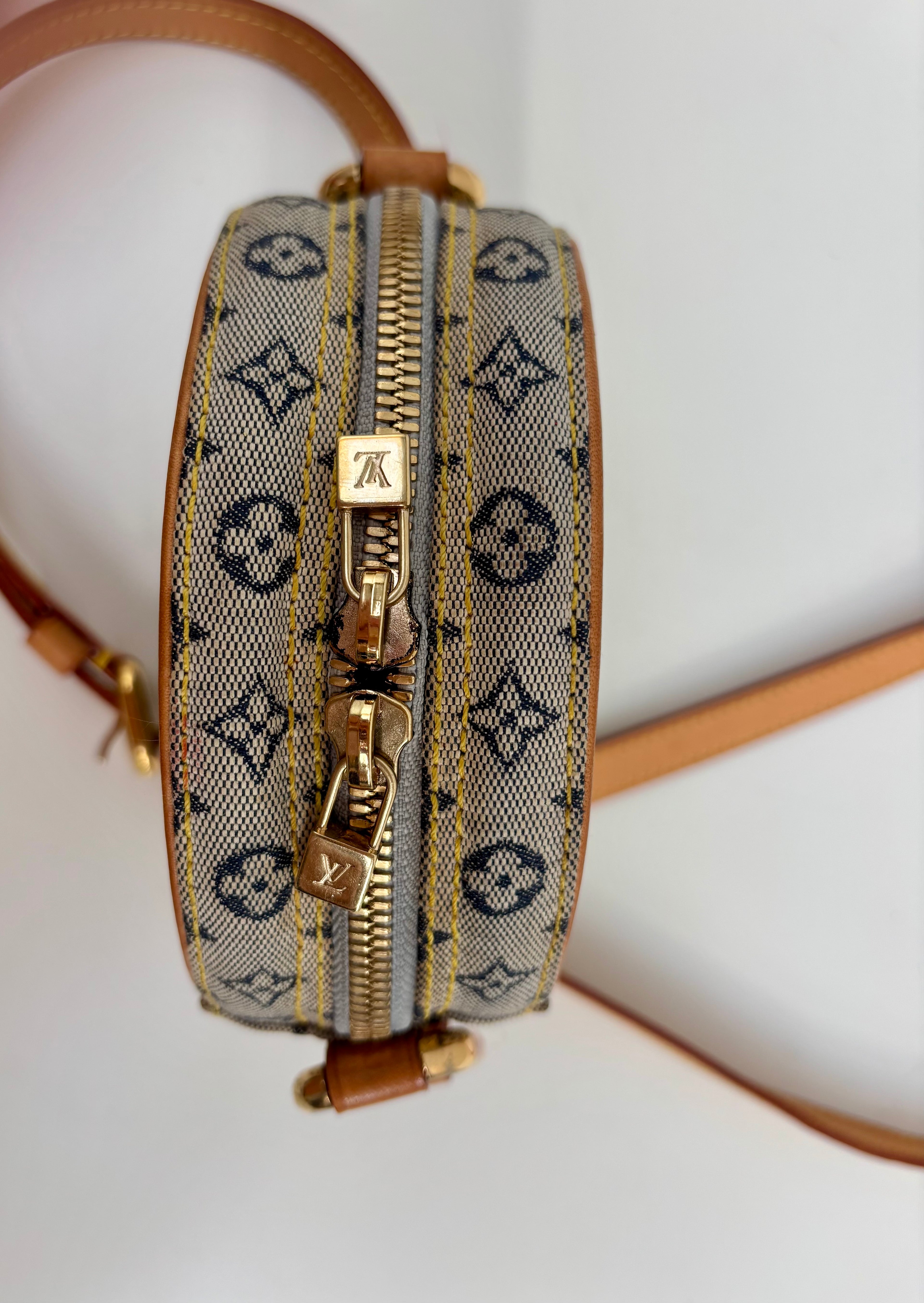 Louis Vuitton Jeanne PM Blue Mini Lin Round Crossbody Bag 2001